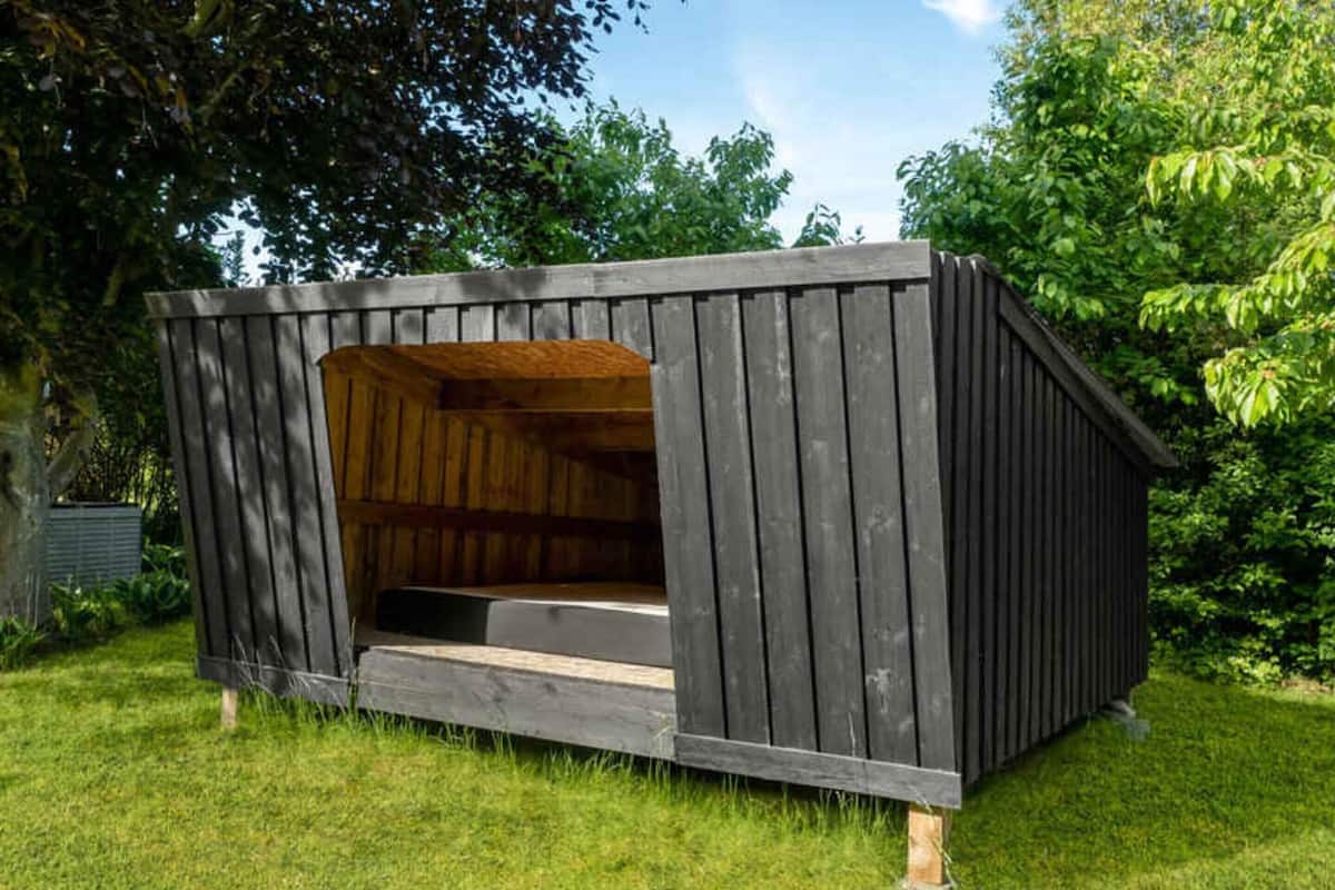 House | Property grounds