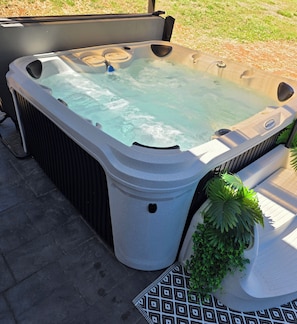 Baignoire à remous extérieure