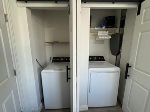 Interior - Perfect 4-bedroom house in beautiful Arlington for your stay (Arlington)