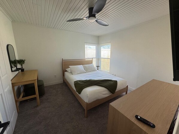 Room - Perfect 4-bedroom house in beautiful Arlington for your stay (Arlington)