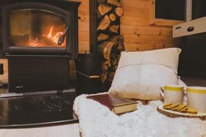 Fireplace - Chalet 3M & Spa - Lanaudiere (Chertsey)