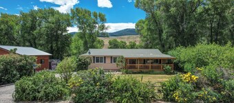 4 Bedroom home with patio overlooking Wind River