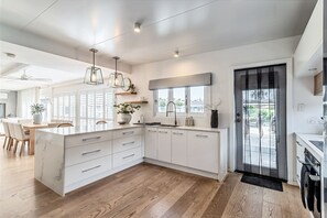 Fridge, microwave, oven, stovetop - Coastal Waterfront Broadbeach Waters (Broadbeach Waters)