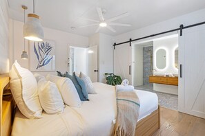 Iron/ironing board, WiFi - Coastal Waterfront Broadbeach Waters (Broadbeach Waters)