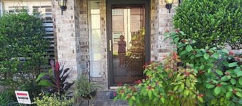 Charming 2 bedroom townhome near NASA