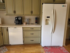 Interior - Charming 2 bedroom townhome near NASA (Houston)