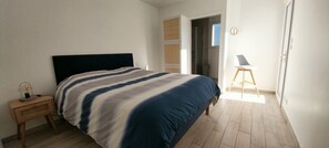 4 bedrooms, iron/ironing board, travel cot, free WiFi