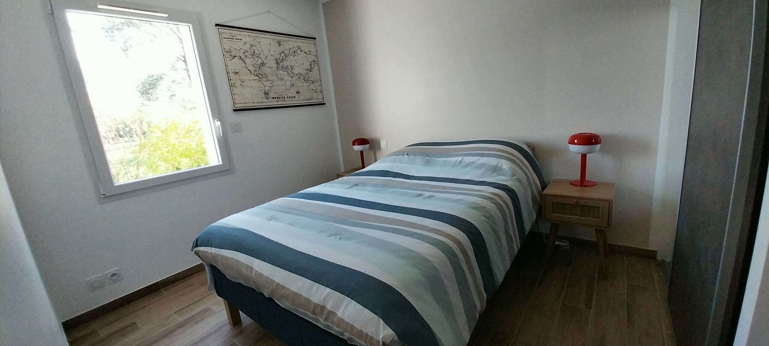 4 chambres, fer et planche à repasser, lit parapluie, Wi-Fi gratuit