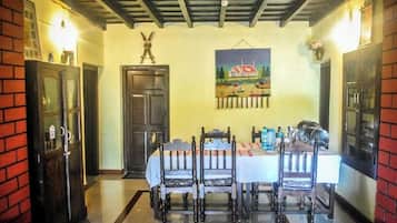 Vila, 4 kamar tidur | Tempat makan