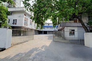 Reception - Hotel O Lakdikapul Near Birla Mandir (Hyderabad)