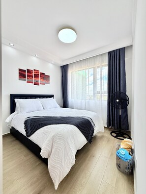 2 chambres, fer et planche à repasser, Wi-Fi gratuit, draps fournis
