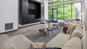 Appartement, patio | Coin séjour