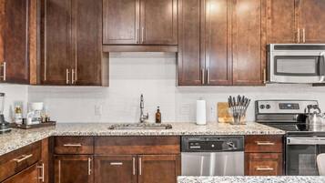 LÀgenhet - uteplats | Eget kök