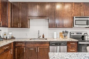 Leilighet, terrasse | Eget kjøkken