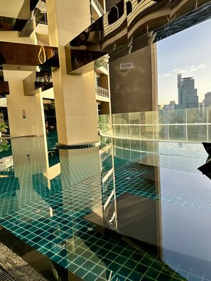 Pool - Studio w/ Balcony @ Poblacion, Makati | Pool, Gym & Sauna (Makati)