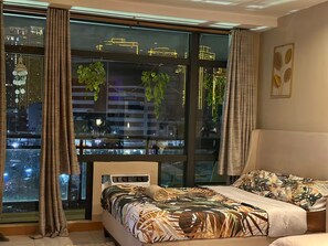 Room - Studio w/ Balcony @ Poblacion, Makati | Pool, Gym & Sauna (Makati)