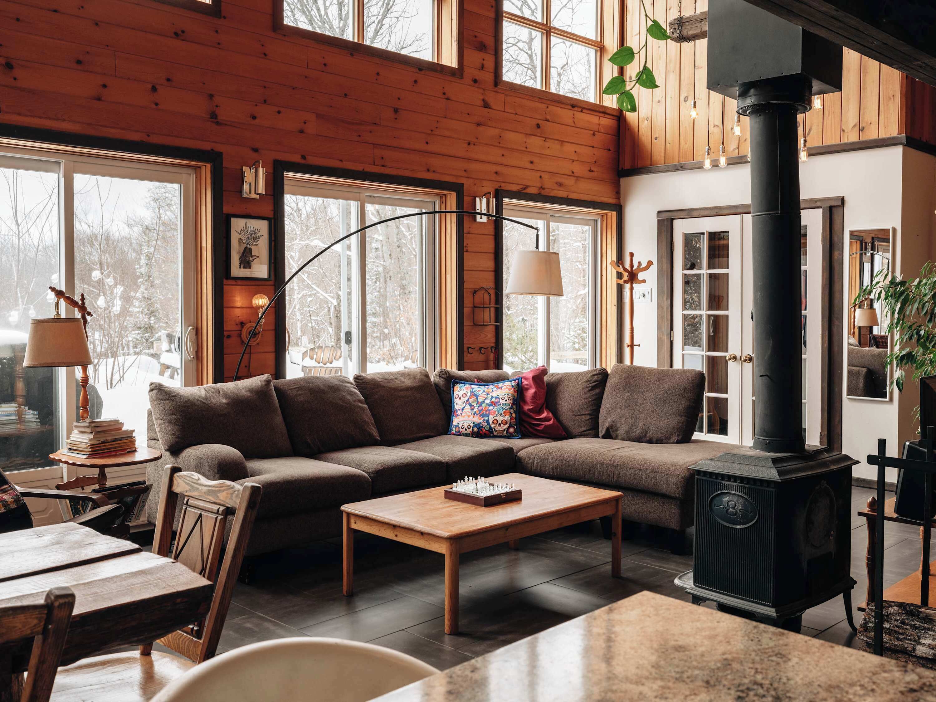TV, fireplace, offices