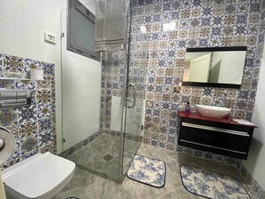 Shower, jetted bath, hair dryer, bidet - Villa Laguna (Médenine)