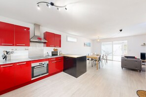 Fridge, microwave, oven, dishwasher