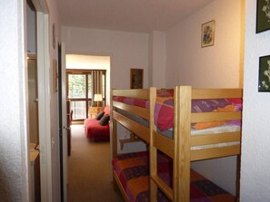 Iron/ironing board - Ski-in/ski-out studio with balcony (Enchastrayes)