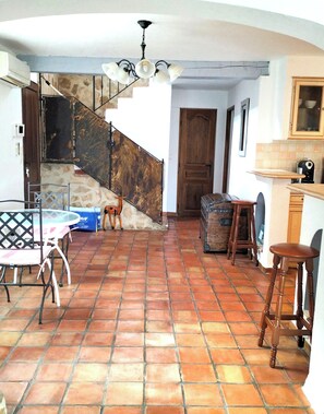 Dining - House of 85 m² with garden, 300m from the sea (La Seyne-sur-Mer)
