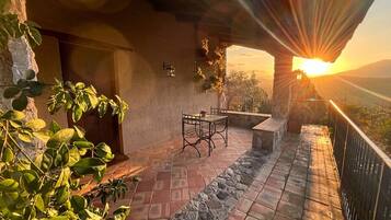 Standard Double Room, Patio, Garden View