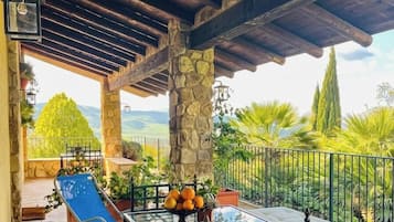 Standard Double Room, Patio, Garden View