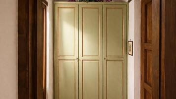 Kahden hengen standard-huone, patio, näköala puutarhaan | Sisätilat