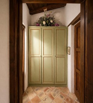 스탠다드 더블룸, 파티오, 정원 전망 | 내부