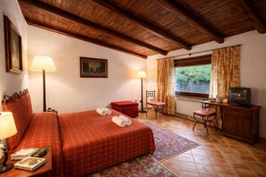 Standard-Doppelzimmer, Terrasse, Gartenblick