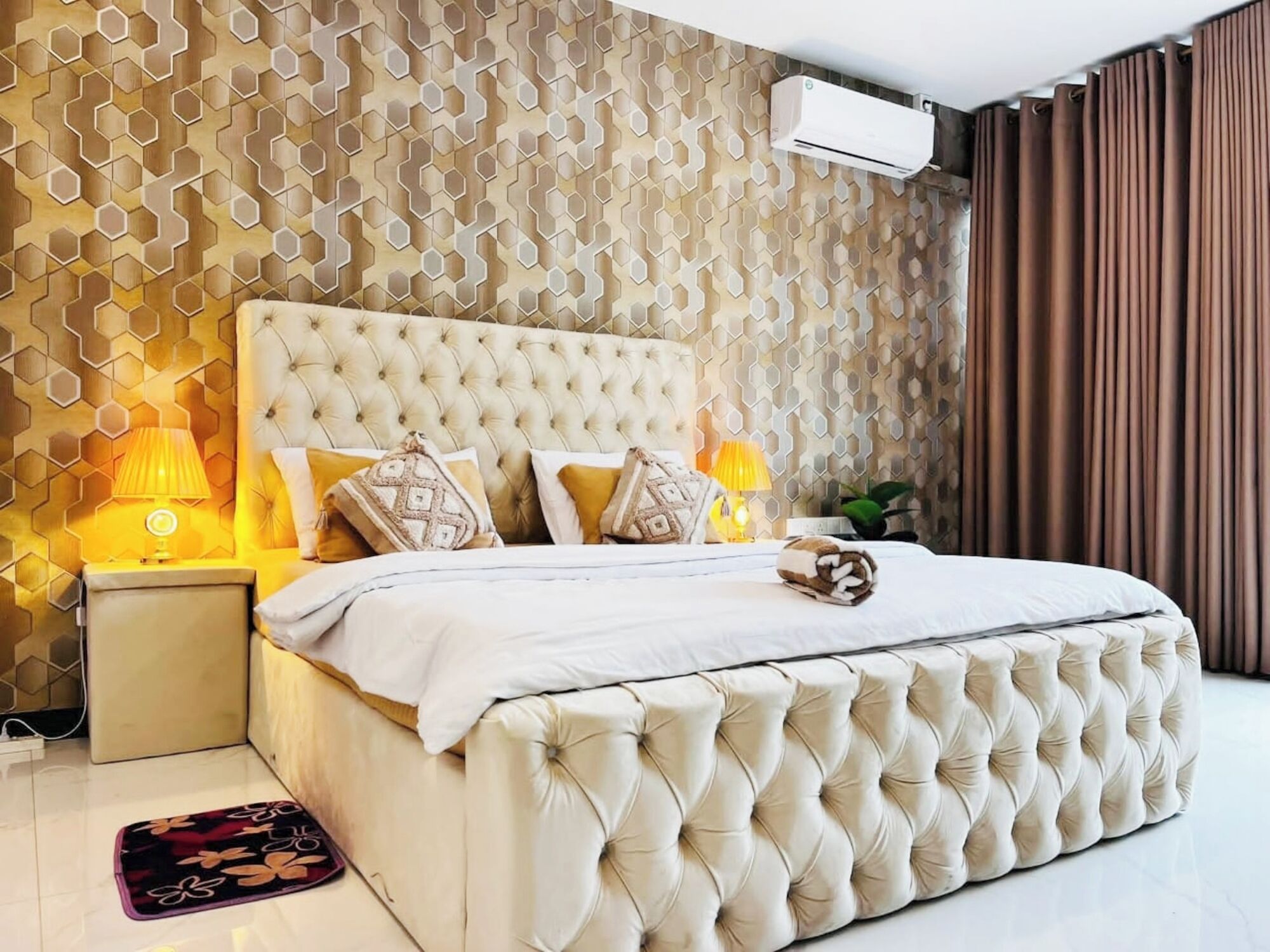 Deluxe Double Room, City View | Desk, laptop workspace, blackout drapes, soundproofing