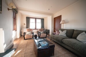 TV - Highland retreat overlooking Brora golfcourse (Brora)