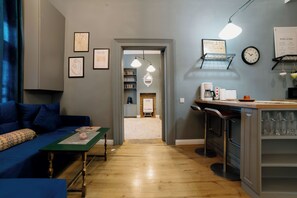 Interior - Ela's Chic Apartment - Ultracentral, Old Town (Brașov)