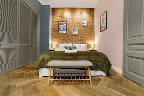 1 bedroom, iron/ironing board, travel cot, free WiFi - Ela's Chic Apartment - Ultracentral, Old Town (Brașov)