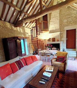 Living area - A green oasis in southern Touraine (Marcé-sur-Esves)