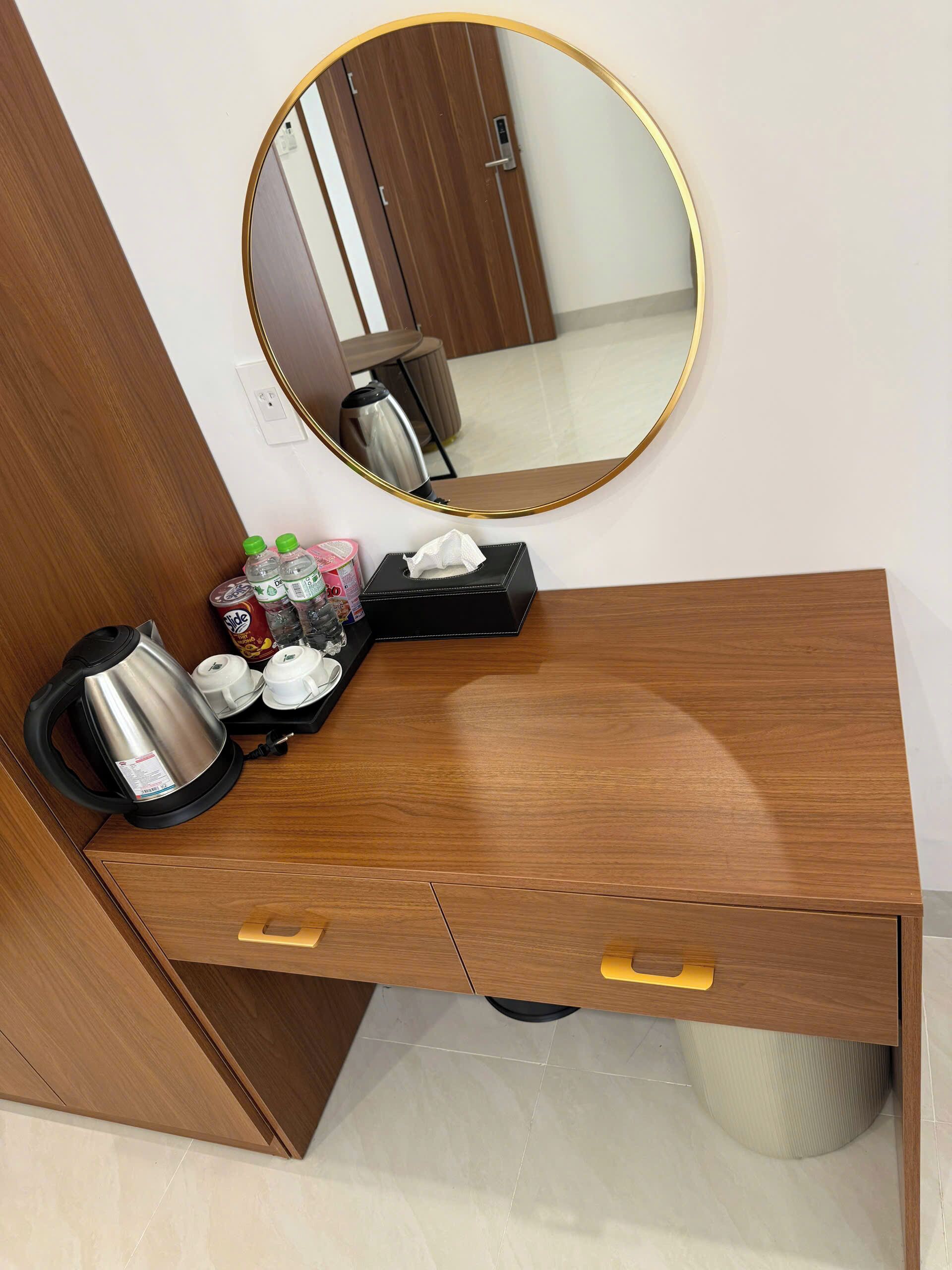 Habitación con 2 camas individuales, vista a la ciudad | Interior