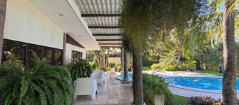 Villa Privada con Piscina y Vista al Estero