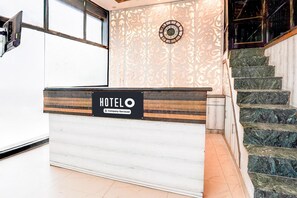 House | Reception - Hotel O Tyagi Road Railway (Dehradun)