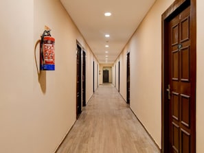 Interior - Super Townhouse Parkstreet (Kolkata)