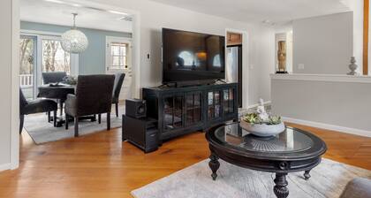 Modern 2BR Near Gillette Stadium • Private Yard