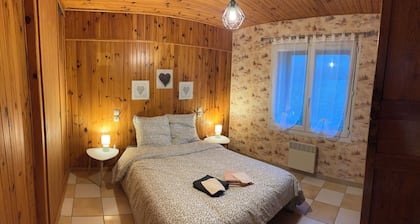 La maison de Lydie~1ha de nature, reposantđĄFamilial, jeux et mobilier extĂ©rieur