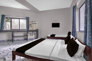 House - Super Hotel O Thivim Railway Station (Bardez)