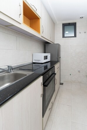 Private kitchen - Liyu Hotel Apartment  (Addis Ababa)