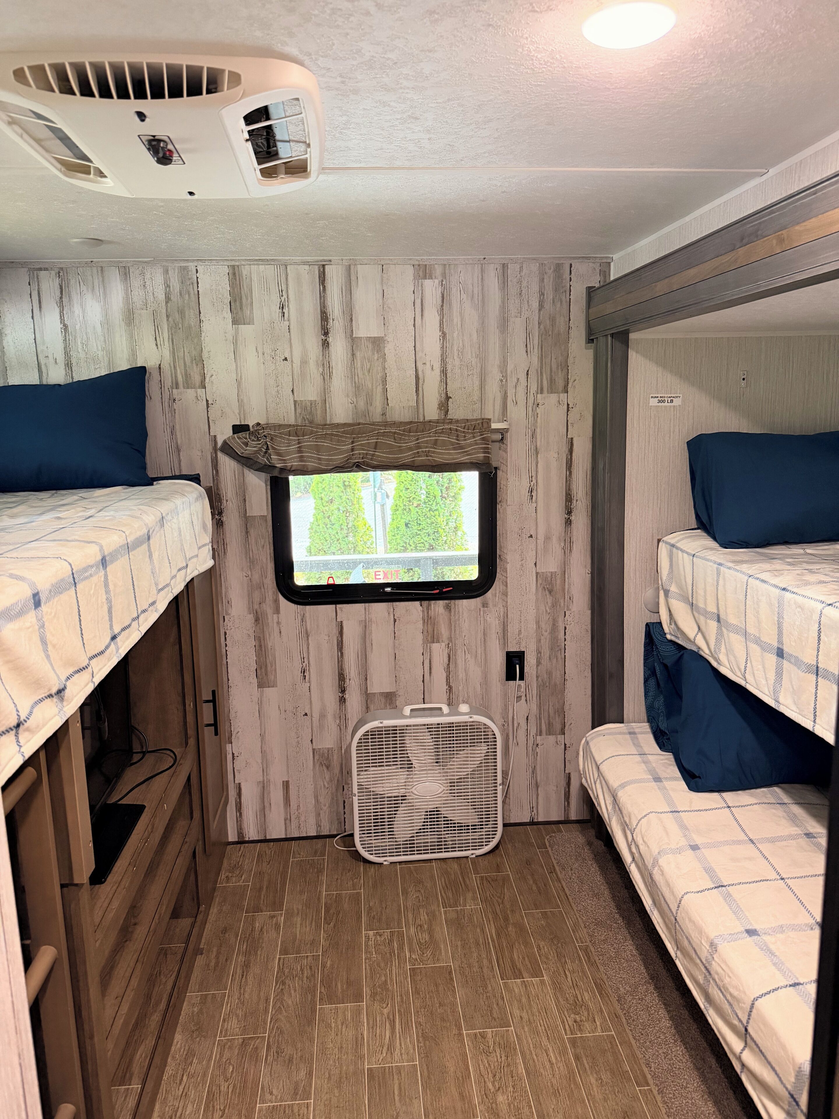 WiFi, bed sheets