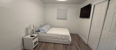 1 habitación, wifi y ropa de cama