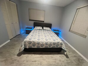 1 bedroom, WiFi, bed sheets -  Charming, private entrance suite. Sarasota (Sarasota)