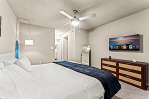 Apartment, Patio - Solara Apartments Spacious 2BR Apartment Sleeps 6 Pet-Friendly (Orlando)