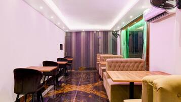 House | Dining