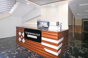 บ้านพัก | ฝ่ายต้อนรับ