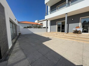 Exterior detail - Large, comfortable house in São Martinho do Porto - a stone's throw from the beach (São Martinho do Porto)